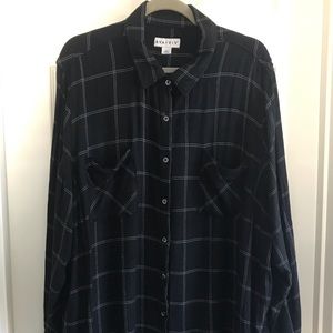 Ava+Viv Black and White Button Down Long Sleeve